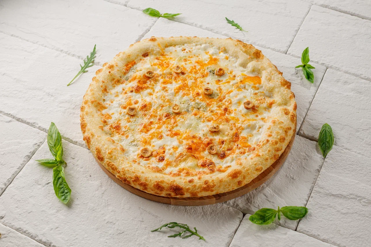 Пицца с креветкой и  ананасом